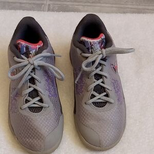 Great Condition Gray & Violet Girls Nike Kyrie Size 12.5 Sneakers